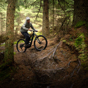 Tom setting up wide for a tech corner for steep & tech course with Dirt School